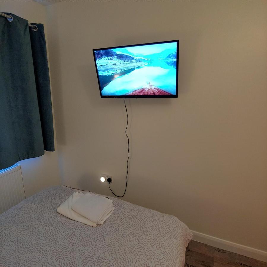 Ensuite Master Bedroom, Private Bathroom, Inside Family Home, Walking Distance To Harry Potter Watford  Eksteriør billede