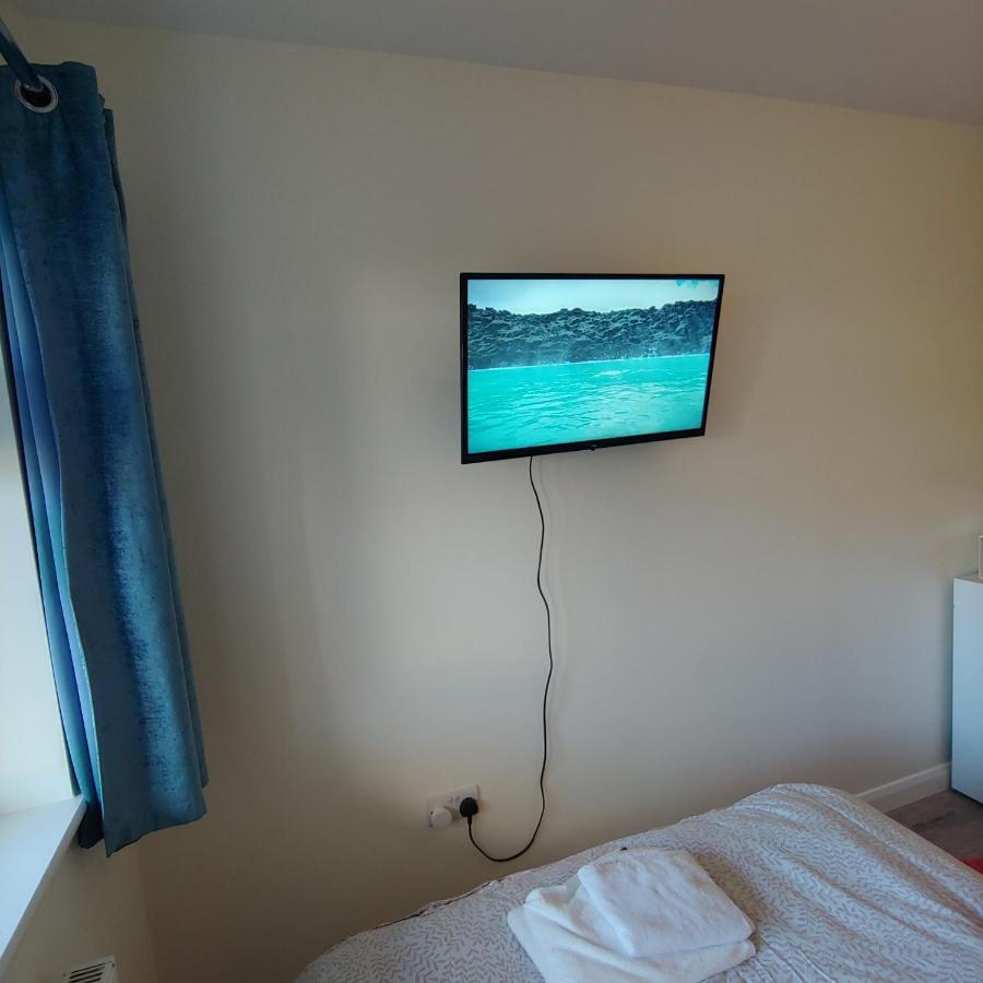 Ensuite Master Bedroom, Private Bathroom, Inside Family Home, Walking Distance To Harry Potter Watford  Eksteriør billede
