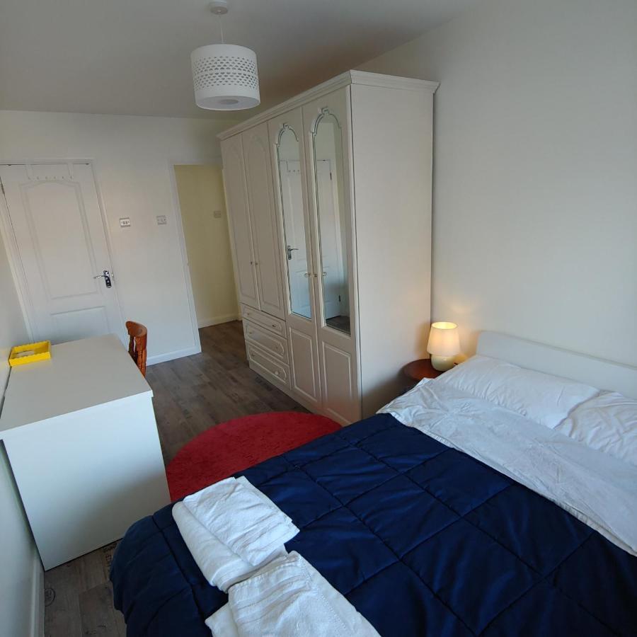 Ensuite Master Bedroom, Private Bathroom, Inside Family Home, Walking Distance To Harry Potter Watford  Eksteriør billede