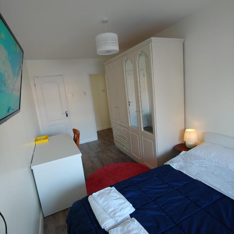 Ensuite Master Bedroom, Private Bathroom, Inside Family Home, Walking Distance To Harry Potter Watford  Eksteriør billede