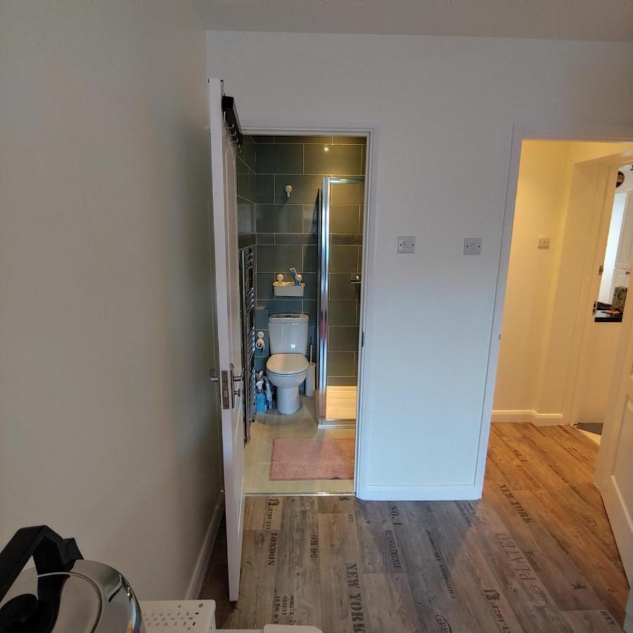 Ensuite Master Bedroom, Private Bathroom, Inside Family Home, Walking Distance To Harry Potter Watford  Eksteriør billede