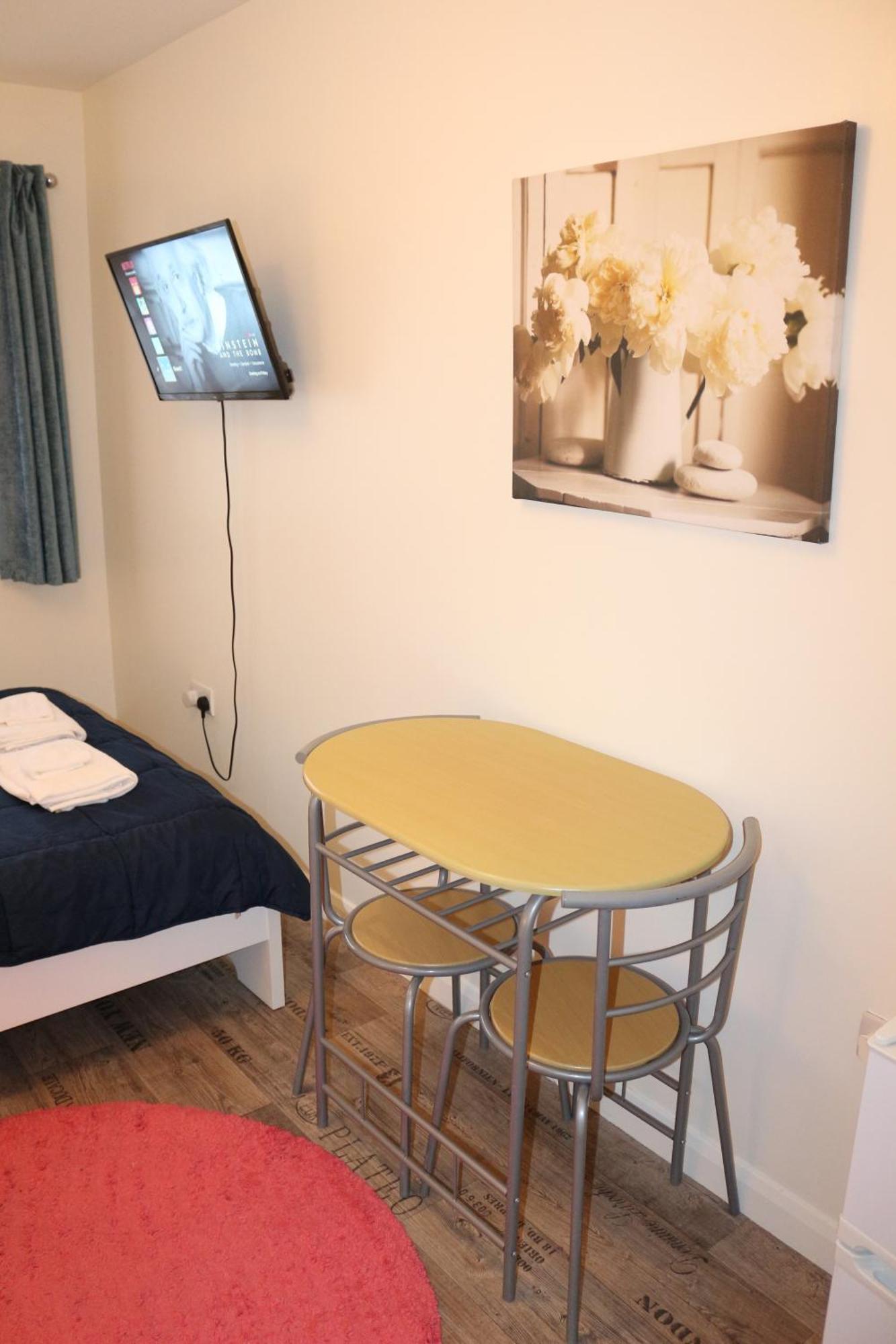 Ensuite Master Bedroom, Private Bathroom, Inside Family Home, Walking Distance To Harry Potter Watford  Eksteriør billede