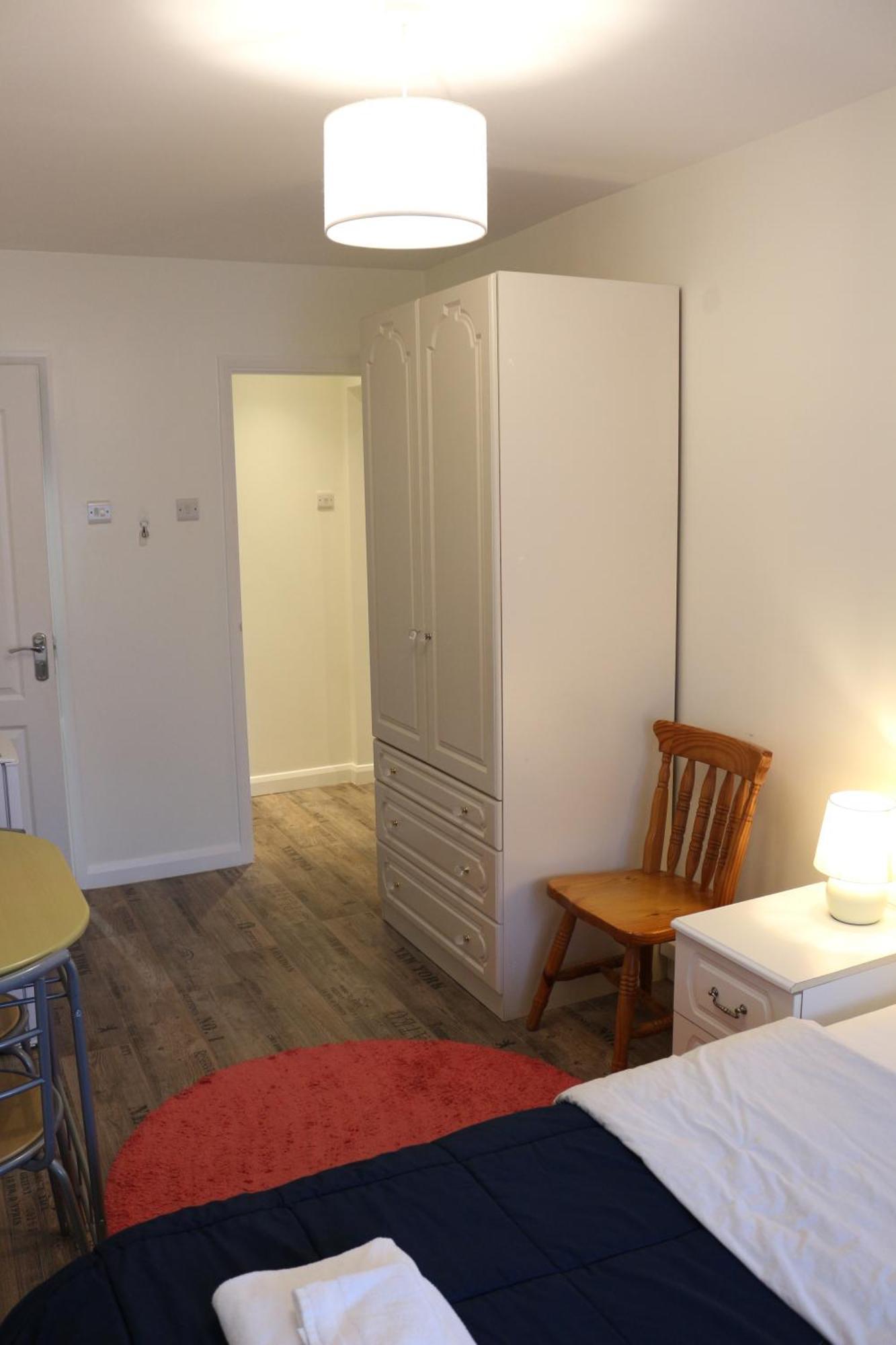 Ensuite Master Bedroom, Private Bathroom, Inside Family Home, Walking Distance To Harry Potter Watford  Eksteriør billede