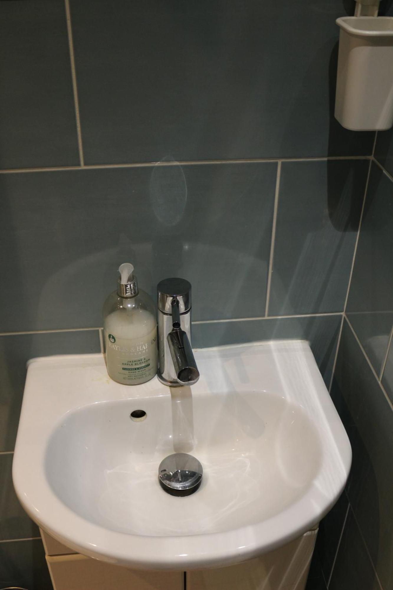 Ensuite Master Bedroom, Private Bathroom, Inside Family Home, Walking Distance To Harry Potter Watford  Eksteriør billede